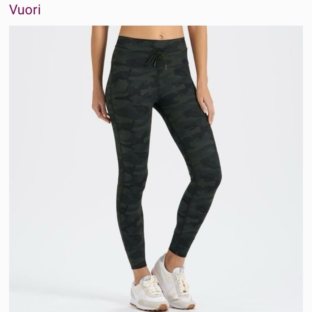 Vuori Daily Legging Camo Black, Medium